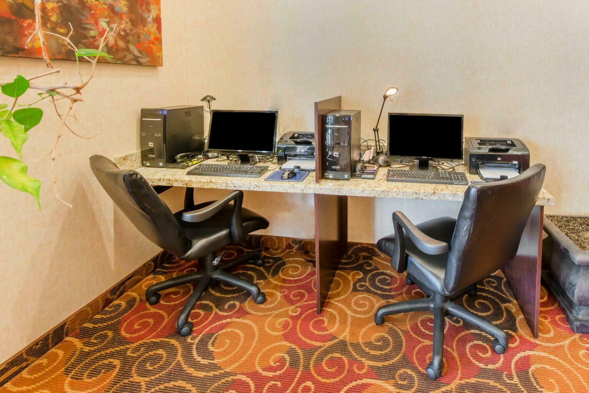 فندق أجنحة كومفورت ألتونا المظهر الخارجي الصورة